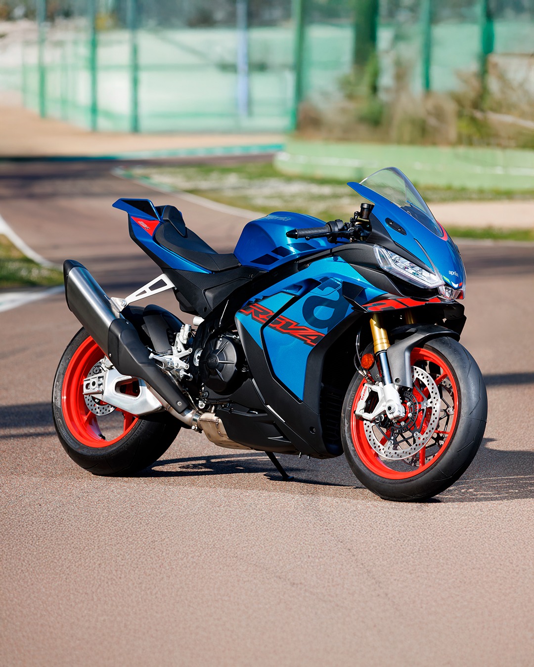 La RSV4 : Essai dispo chez Run Up Moto Brest !