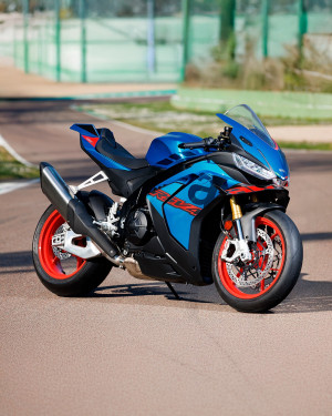 La RSV4 : Essai dispo chez Run Up Moto Brest !