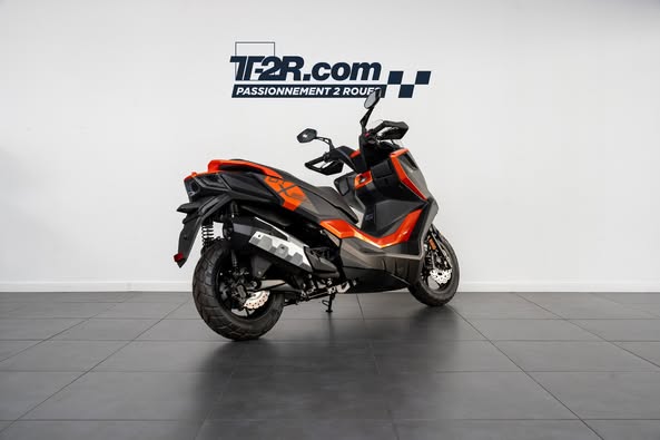 Kymco DTX 360 chez T-2R Nancy.