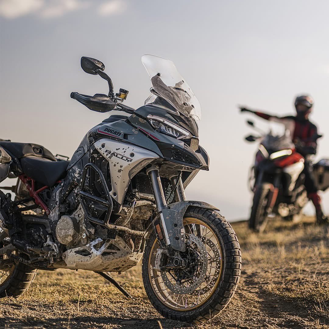 Conçue pour vous accompagner partout où vous allez. La nouvelle Multistrada V4 Rally !