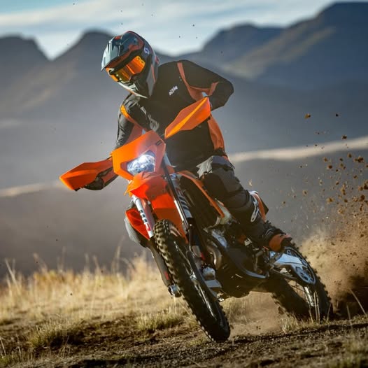 KTM 350 EXC-F disponible chez Meca MX.
