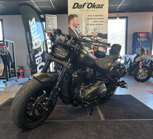 Alerte un modèle extraordinaire une  HARLEY DAVIDSON  ! Venez découvrir cette HARLEY DAVIDSON FXBBS 1868 ABS FXBBS Softail Street Bob 114 au prix de 16999€ !