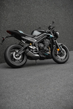 Venez essayer la Street Triple 765 RS et parlez-nous de votre expérience à son guidon !