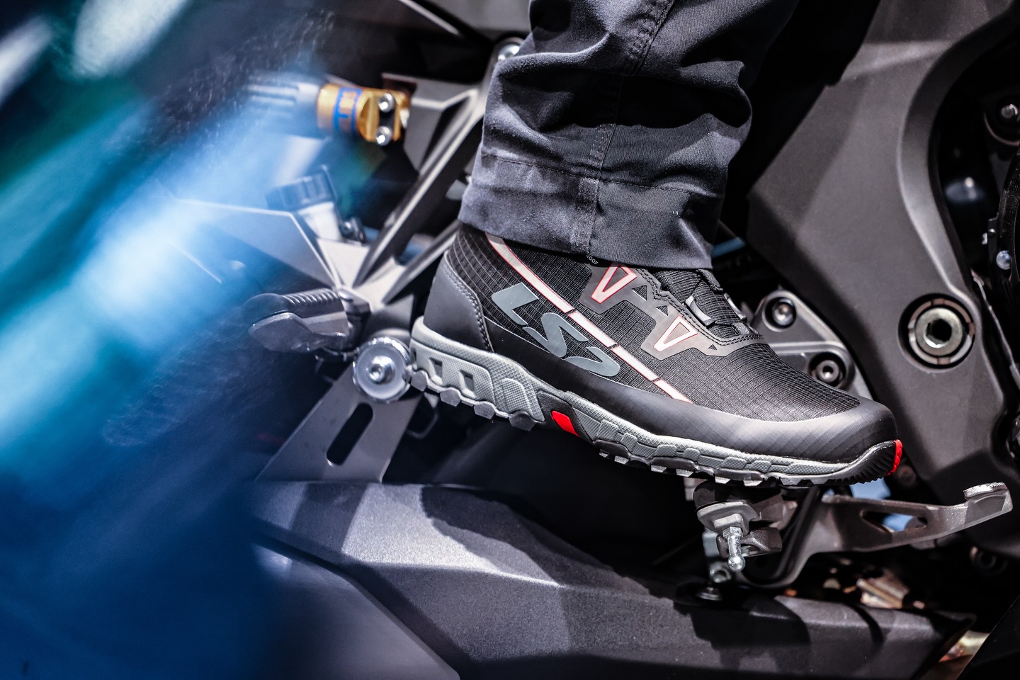 Nouveautés LS2 !  Deux nouveaux modèles de chaussures moto arrivent :  LS2 Doron  et LS2 Trekker WP !