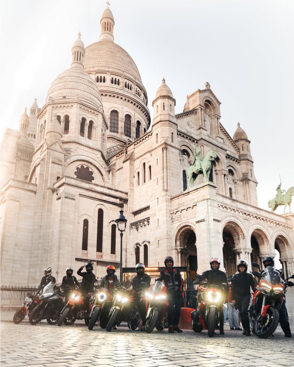 Le 9 mai 2026, Ducati rassemble les Ducatisti du monde entier pour le We Ride As One , célébrant les 100 ans de la mythique marque de Borgo Panigale. 