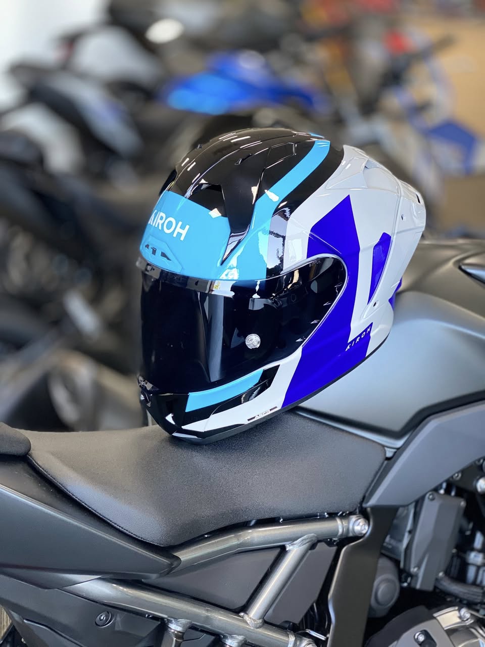 NOUVEAU !! AIROH Casque GP 800 COMPÉTITION !